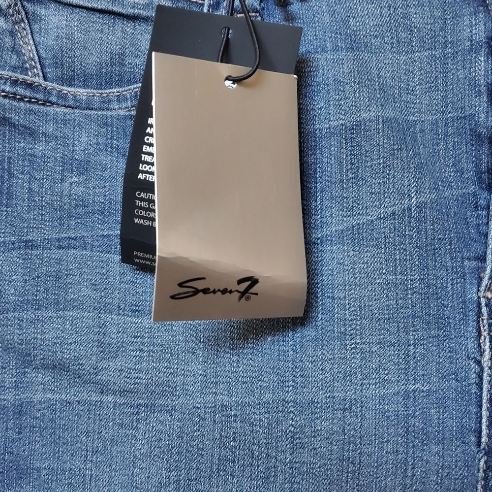Seven Capri Denim Jeans. Size 8 - Picture 4 of 8